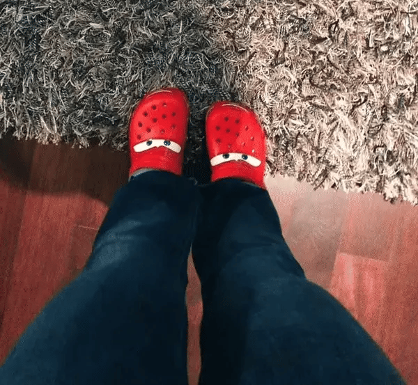 Crocs Cars style clog Lightning McQueen — presentation